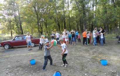 Пикник в лесу-Кобра и слабослышащие дети