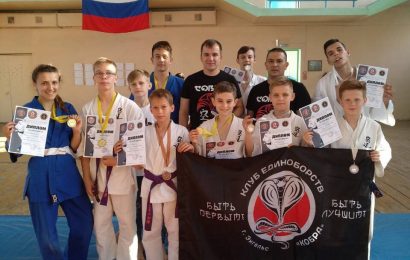 КЕ КОБРА НА ПЬЕДЕСТАЛЕ В ГОРОДЕ АСТРАХАНЬ КЕ КОБРА НА ПЬЕДЕСТАЛЕ В ГОРОДЕ АСТРАХАНЬ
